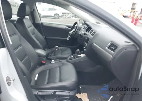 2017 Volkswagen Jetta 1.4T Se z USA, uszkodzony, nr VIN 3VWDB7AJ8HM379007